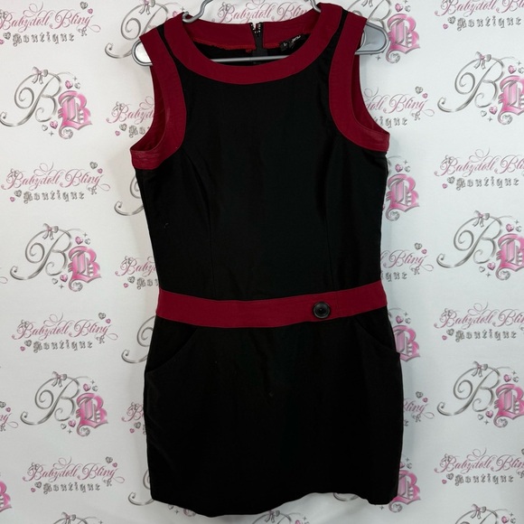 le chateau Dresses & Skirts - Le chateau dress mini vintage style Elegant Black and Red Sleeveless Dress